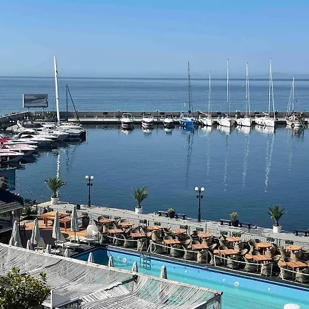 Luxury Sea Nest Next Marina Dinevi Apartment *