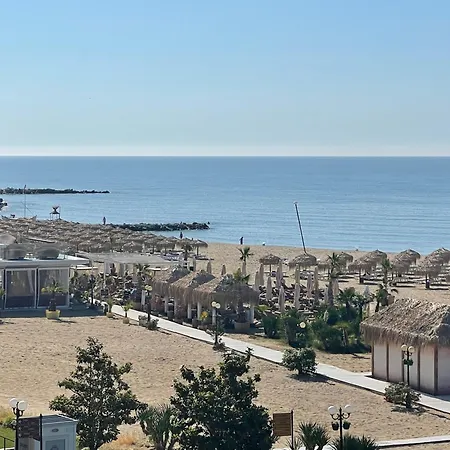 Luxury Sea Nest Next Marina Dinevi Апартамент