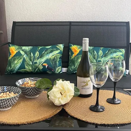 Luxury Sea Nest Next Marina Dinevi Апартамент *