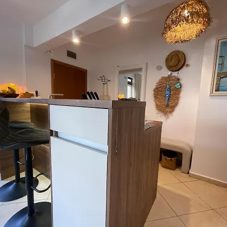 Апартамент Luxury Sea Nest Next Marina Dinevi *